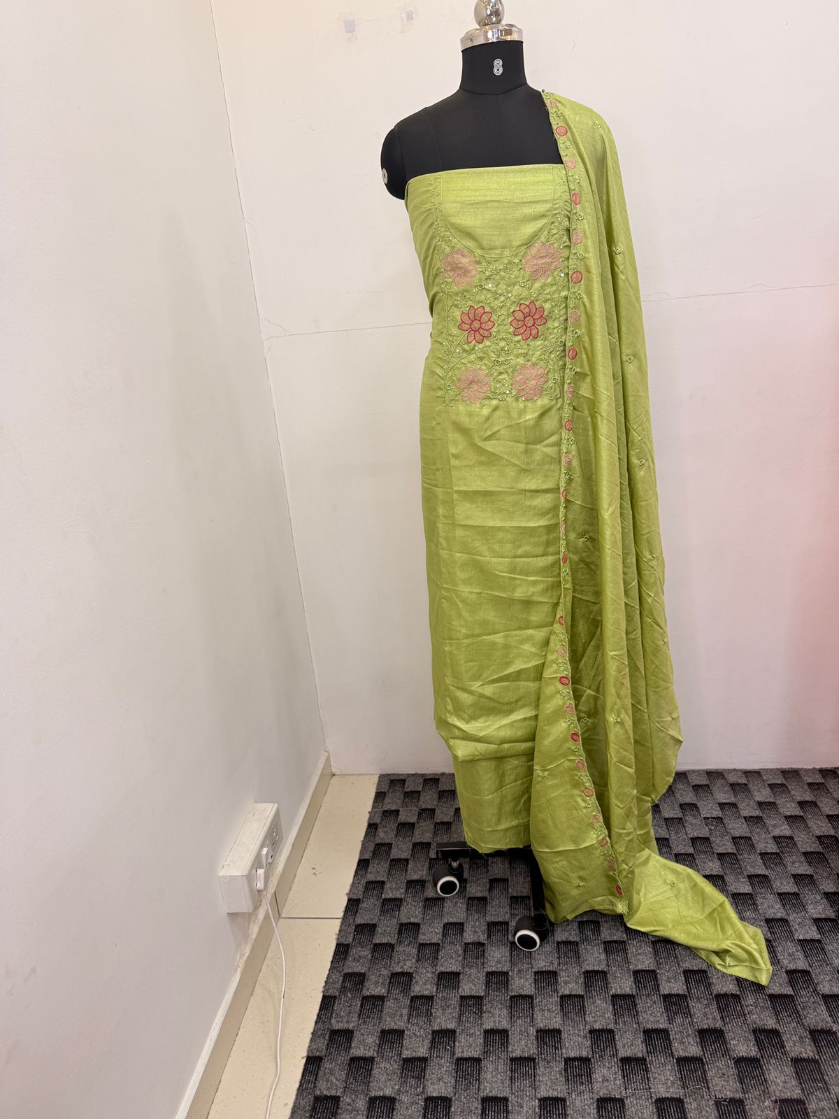 LS0174 Unstitched Vichithra salwar material