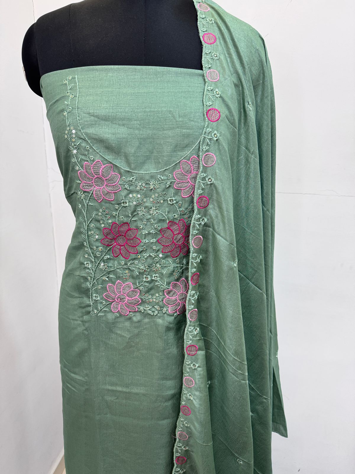 LS0174 Unstitched Vichithra salwar material