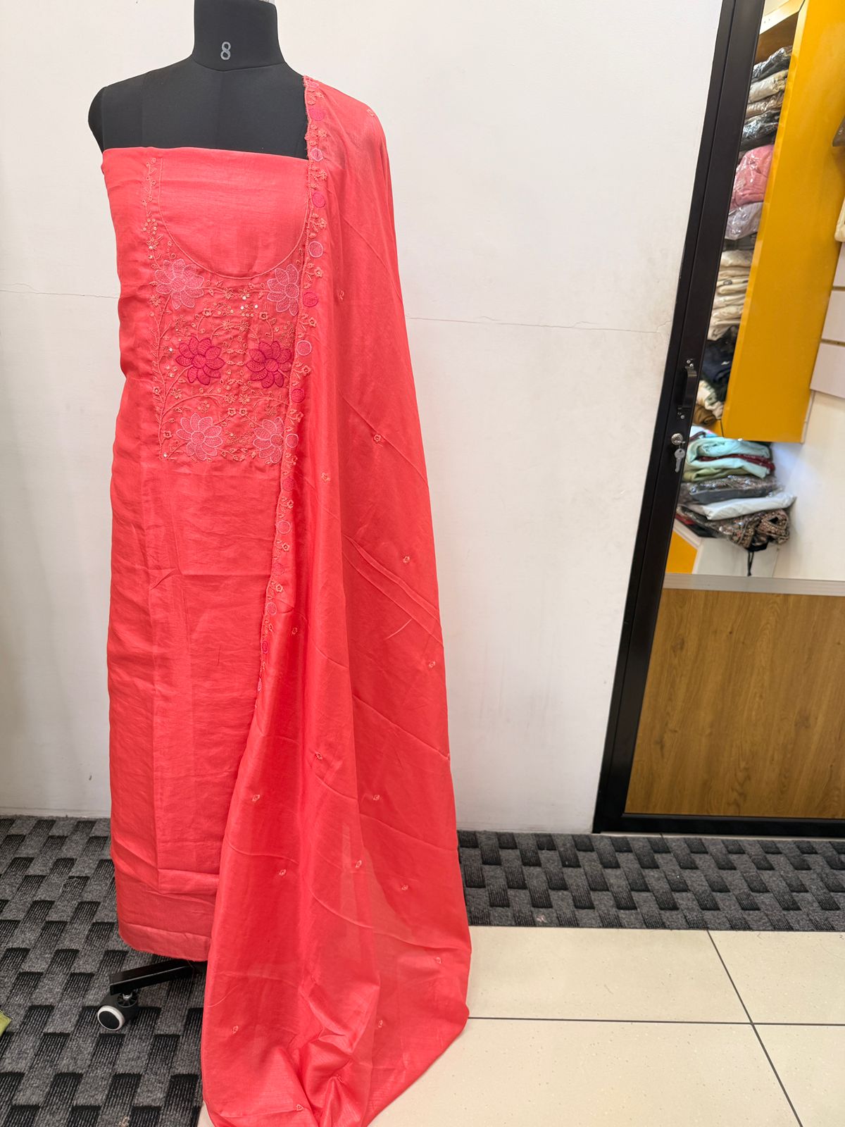LS0174 Unstitched Vichithra salwar material