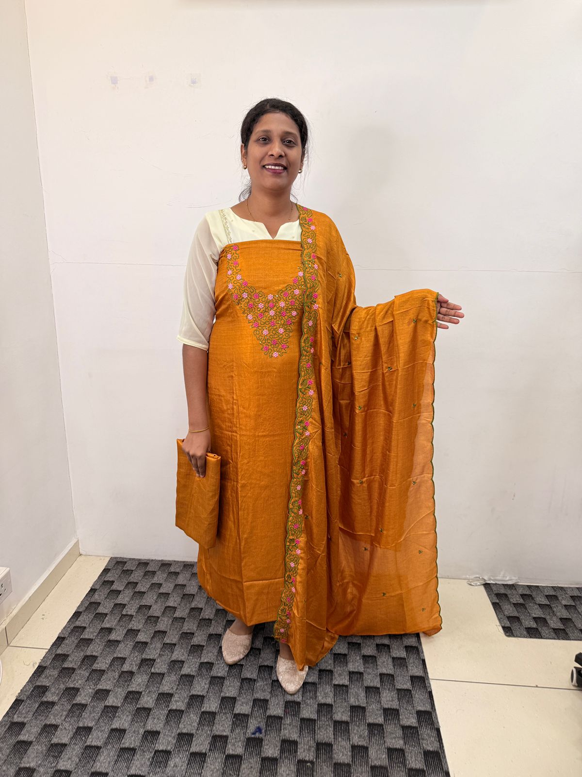 LS0162 Vichithra silk Unstitched Material